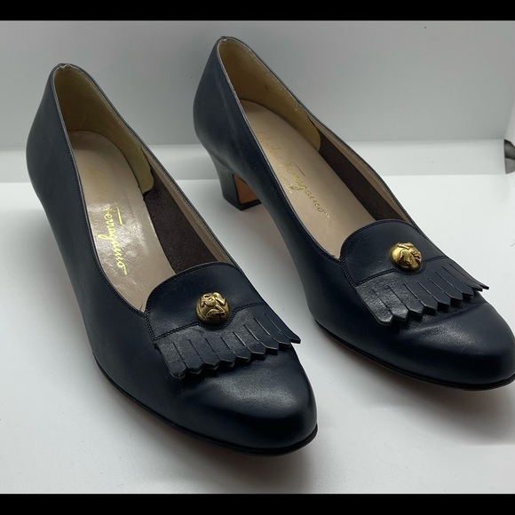 Salvatore Ferragamo fringed low heeled pump - Picture 10 of 11